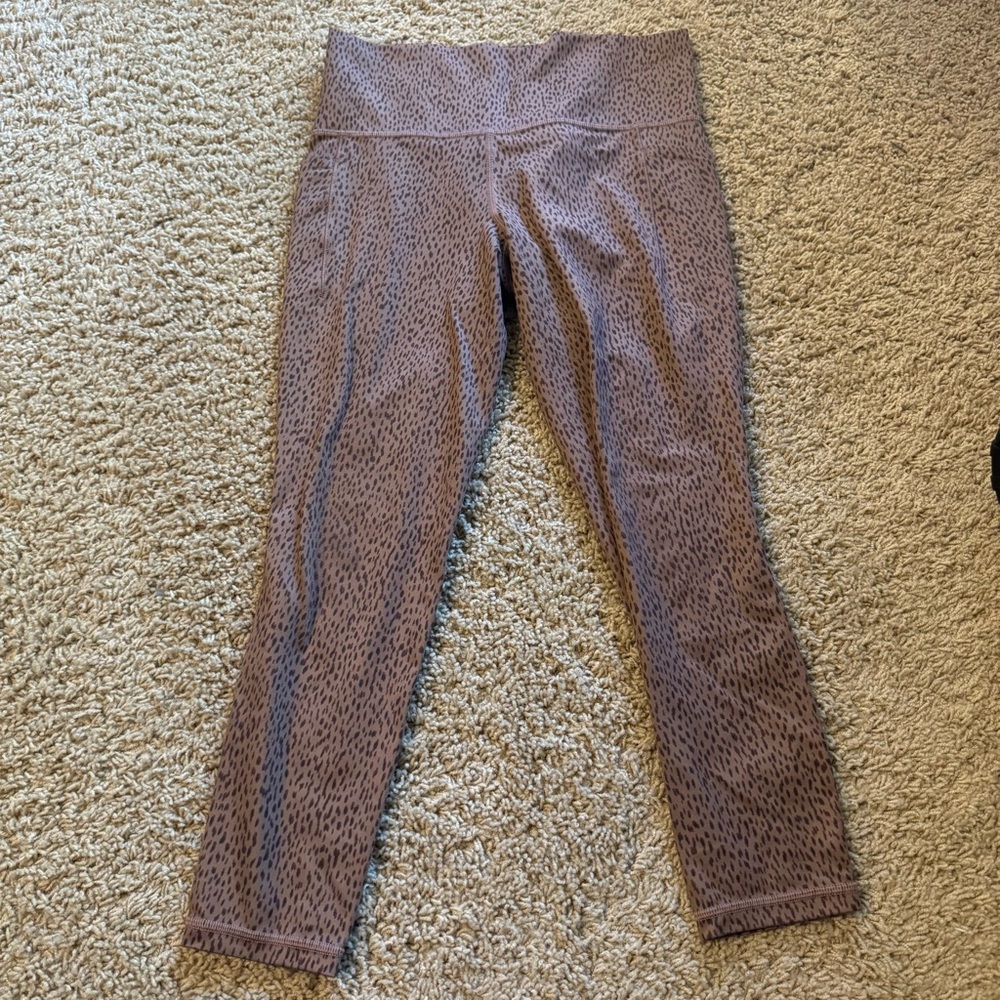 Athleta Cheetah Salutation 7/8 Leggings SuperStash
